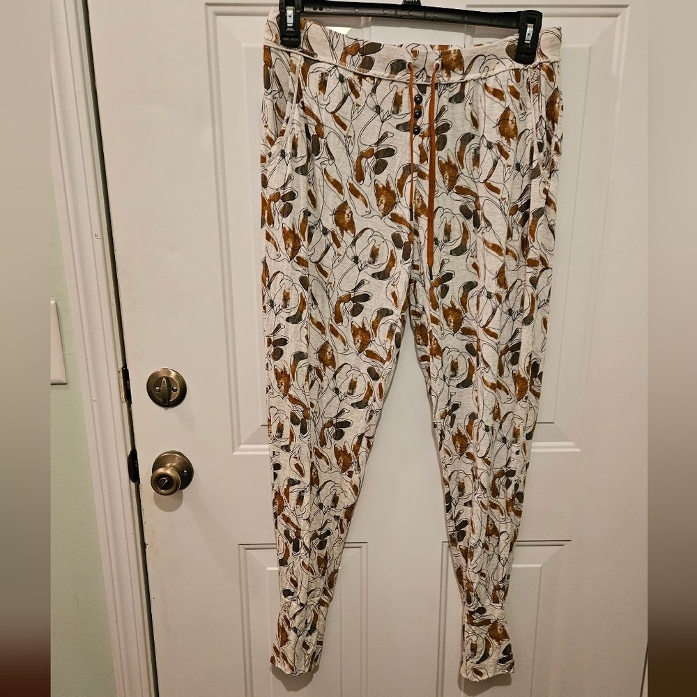 Jockey Women's Soft Serinity Modal Jogger Pajama Pants - Brown and Cream Leaf